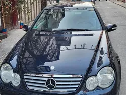 Blau Gebraucht 2006 Mercedes C180 Coupé | 5.900 € (Etwas zu teuer)