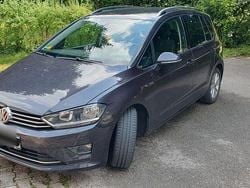 Grau Gebraucht 2016 VW Golf Sportsvan LOUNGE Van / Kleinbus | 14.300 € (Fairer Preis)
