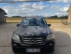 Schwarz Gebraucht 2007 Mercedes ML420 SUV | 8.150 €