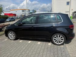 Schwarz Gebraucht 2018 VW Golf Sportsvan Highline Van / Kleinbus | 12.990 € (Guter Preis)