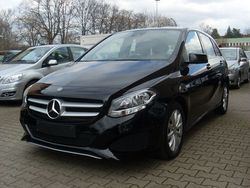 Schwarz Gebraucht 2019 Mercedes B200 Van / Kleinbus | 16.990 € (Guter Preis)