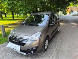 Braun Gebraucht 2016 Citroën Berlingo Van / Kleinbus | 8.700 € (Fairer Preis)