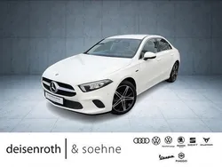 Weiß Gebraucht 2020 Mercedes A250 Progressive Limousine | 22.222 € (Guter Preis)