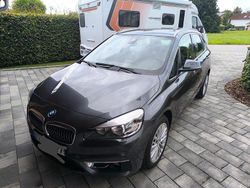 Grau Gebraucht 2015 BMW 225 Active Tourer Luxury Line Van / Kleinbus | 18.099 € (Fairer Preis)