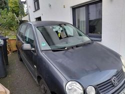 Grau Gebraucht 2003 VW Polo Limousine | 800 € (Guter Preis)