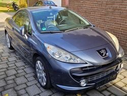Grau Gebraucht 2009 Peugeot 207 CC Cabrio | 850 €