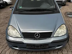 Blau Gebraucht 2004 Mercedes A140 Kleinwagen | 1.000 €