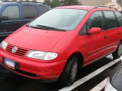 Rot Gebraucht 1998 VW Sharan Van / Kleinbus | 1.600 €
