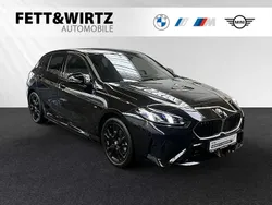Saphirschwarz metallic Gebraucht 2024 BMW 120 M Sport Kleinwagen | 36.390 € (Guter Preis)
