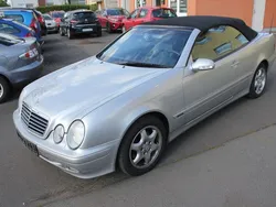 Silber Gebraucht 2001 Mercedes CLK200 Avantgarde Cabrio | 8.990 € (Teuer)