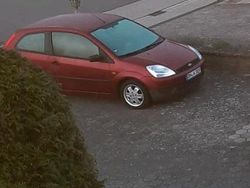 Rot Gebraucht 2003 Ford Fiesta Kleinwagen | 1.100 €