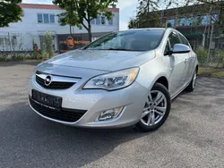 Silber Gebraucht 2012 Opel Astra Innovation Limousine | 4.990 € (Fairer Preis)