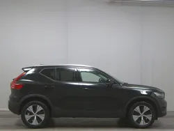Black solid stone / solid Gebraucht 2020 Volvo XC40 Momentum SUV | 19.980 € (Guter Preis)