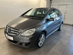 Grau Gebraucht 2009 Mercedes B180 Van / Kleinbus | 3.980 € (Fairer Preis)