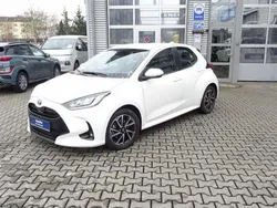 Weiss Gebraucht 2022 Toyota Yaris Hybrid Limousine | 19.995 € (Superpreis)