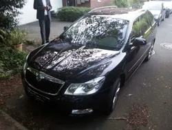 Schwarz Gebraucht 2011 Skoda Octavia Elegance Kombi | 6.999 € (Fairer Preis)