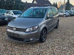 Grau Gebraucht 2011 VW Touran Highline Van / Kleinbus | 4.790 € (Superpreis)