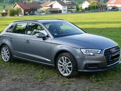 Grau Gebraucht 2019 Audi A3 Sportback Design Kombi | 18.450 € (Fairer Preis)