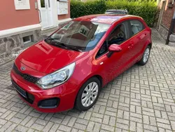 Rot Gebraucht 2013 Kia Rio 4 Limousine | 7.290 € (Fairer Preis)