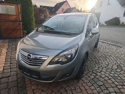 Grau Gebraucht 2010 Opel Meriva Innovation Van / Kleinbus | 5.199 € (Fairer Preis)