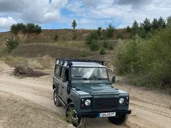 Grün Gebraucht 2012 Land Rover Defender SE SUV | 29.000 € (Teuer)