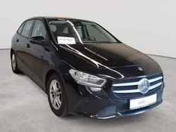Nachtschwarz Gebraucht 2020 Mercedes B200 Van / Kleinbus | 18.690 € (Guter Preis)
