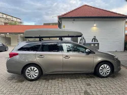 Silber Gebraucht 2015 Toyota Auris Hybrid Kombi | 11.500 € (Guter Preis)