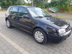 Schwarz Gebraucht 2001 VW Golf IV Kleinwagen | 1.650 € (Etwas zu teuer)