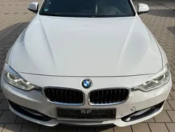 Weiß Gebraucht 2013 BMW 320 Sport Line Kombi | 8.985 € (Superpreis)