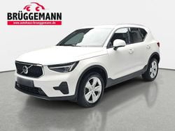 Crystal white metallic Gebraucht 2024 Volvo XC40 Core SUV | 31.490 € (Guter Preis)