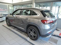Metalliclack mountaingrau Gebraucht 2023 Mercedes GLA180 Progressive SUV | 34.910 € (Fairer Preis)