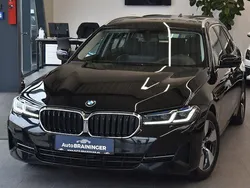 Schwarz Gebraucht 2023 BMW 520 Performance Kombi | 33.500 € (Guter Preis)