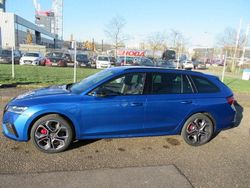 Blau Gebraucht 2023 Skoda Octavia RS Kombi | 28.790 € (Guter Preis)