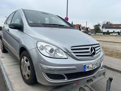 Silber Gebraucht 2007 Mercedes B150 Edition 1 Van / Kleinbus | 1.250 € (Fairer Preis)