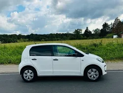 Weiß Gebraucht 2016 VW up! Kleinwagen | 3.999 € (Fairer Preis)