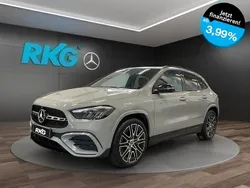 Grau Gebraucht 2025 Mercedes GLA200 AMG SUV | 45.750 € (Teuer)