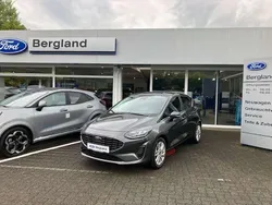 Lackierung metallic "magnetic" grau Gebraucht 2023 Ford Fiesta Titanium Kleinwagen | 17.480 € (Superpreis)