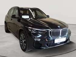 Saphirschwarz metallic Gebraucht 2021 BMW X5 M Sport SUV | 55.090 € (Guter Preis)