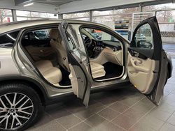 Mojavesilber Gebraucht 2022 Mercedes GLC300 Night Coupé | 41.700 € (Fairer Preis)