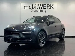 Grau Gebraucht 2021 Porsche Macan SUV | 59.490 € (Etwas zu teuer)