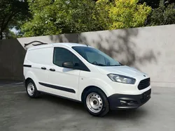 Weiß Gebraucht 2017 Ford Transit Van / Kleinbus | 10.600 € (Fairer Preis)