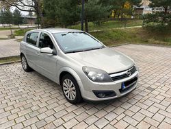 Grau Gebraucht 2006 Opel Astra Kombi | 1.500 € (Fairer Preis)
