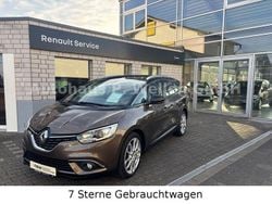 Braun Gebraucht 2017 Renault Scénic IV Bose Edition Van / Kleinbus | 14.200 € (Fairer Preis)