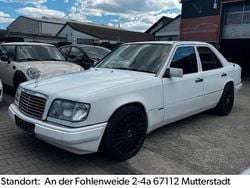 Weiß Gebraucht 1995 Mercedes E320 Limousine | 5.590 €