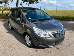 Grau Gebraucht 2012 Opel Meriva Van / Kleinbus | 6.900 € (Fairer Preis)