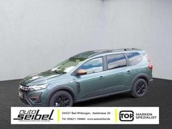 Zederngrün Gebraucht 2025 Dacia Jogger Extreme Van / Kleinbus | 22.490 € (Fairer Preis)