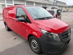 Rot Gebraucht 2023 Mercedes Vito Van / Kleinbus | 29.500 € (Guter Preis)
