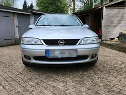 Silber Gebraucht 2001 Opel Vectra Limousine | 2.000 € (Fairer Preis)