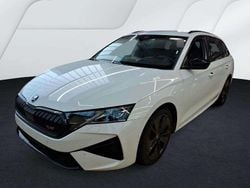 Weiß Gebraucht 2025 Skoda Octavia RS Kombi | 35.585 € (Superpreis)