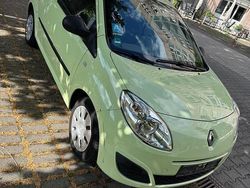 Gelb Gebraucht 2009 Renault Twingo Kleinwagen | 1.700 €
